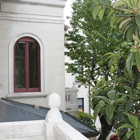 Luisa Hotel