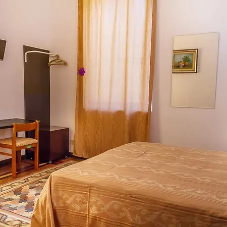 Luisa Otel