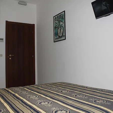 Luisa Hotel 2*