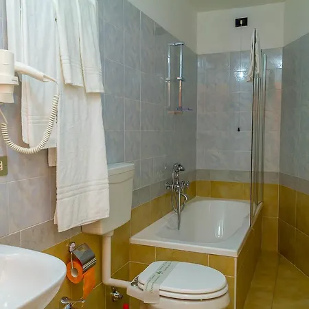 Hotel Luisa 2*